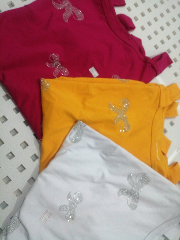 تیشرت طرح دار نگینی