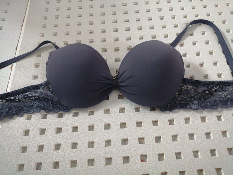 سوتین اسغنجی پاپیونی