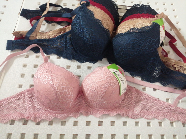 سوتین اسفنجی داخل پر