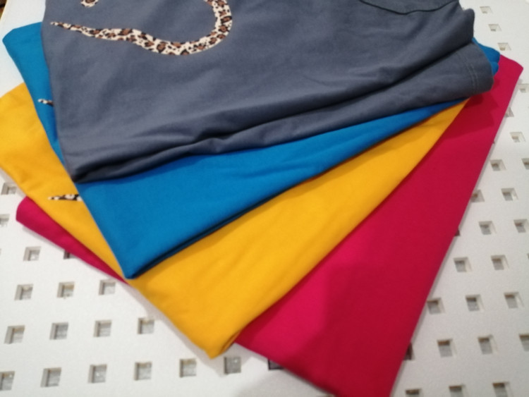 تیشرت طرح قلبی