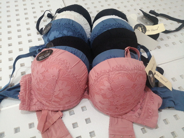 سوتین اسفنجی داخل پر