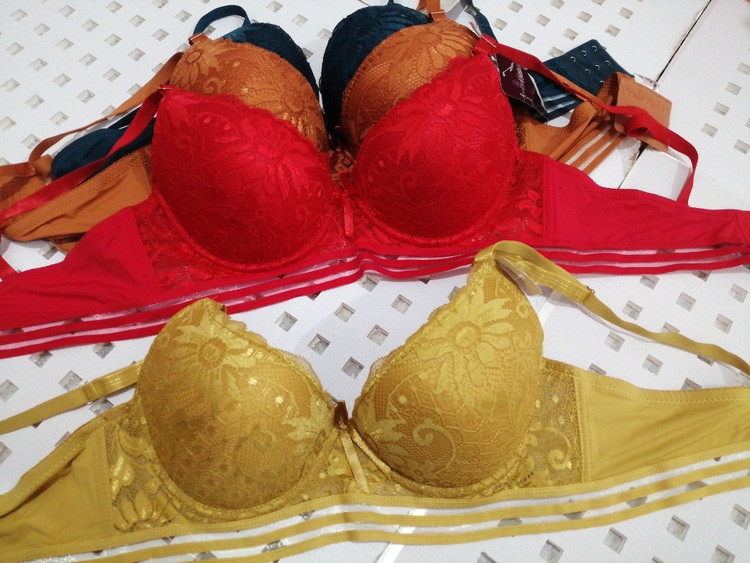 سوتین زیر نخی