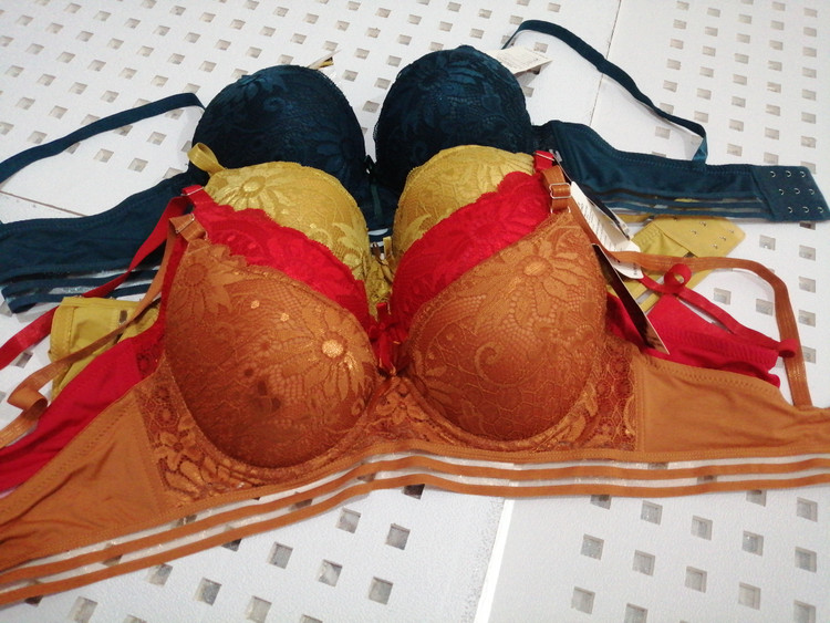 سوتین اسفنجی زیر ماساژوری