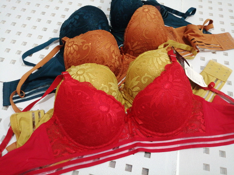 سوتین اسفنجی جکدار گیپوری