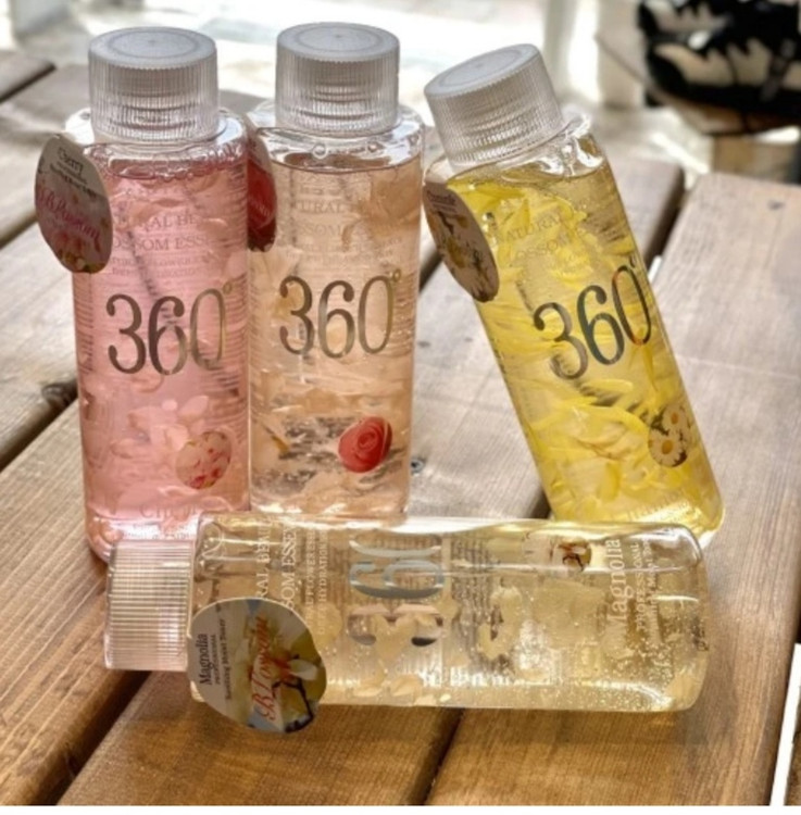 پاکننده صورت از ارایش و الودگی