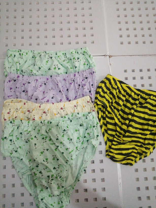 شورت نخ پنبه گل ریز