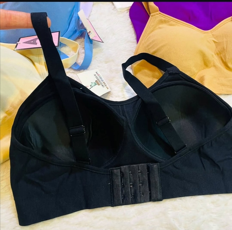 سوتین اسفنجی کاپ دار کش پهن