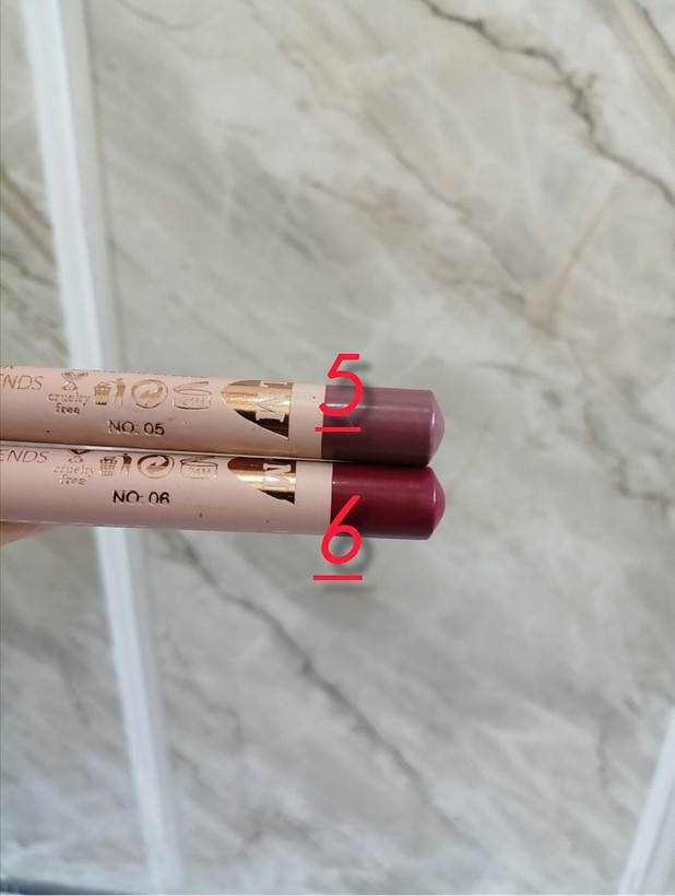 رژ مدادی رنگی