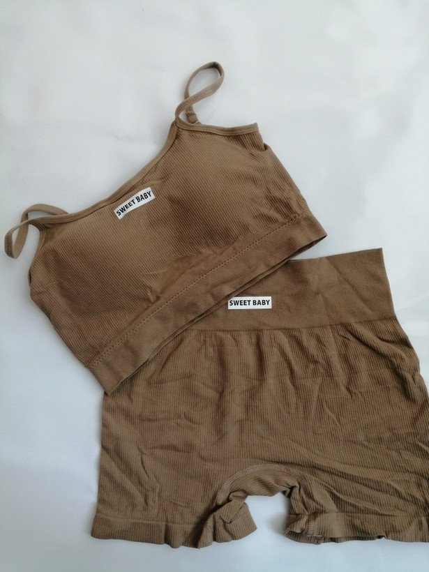 ست نیم تنه و شورتک باشگاهی