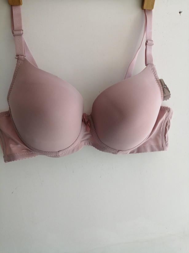 سوتین اسفنجی زنانه