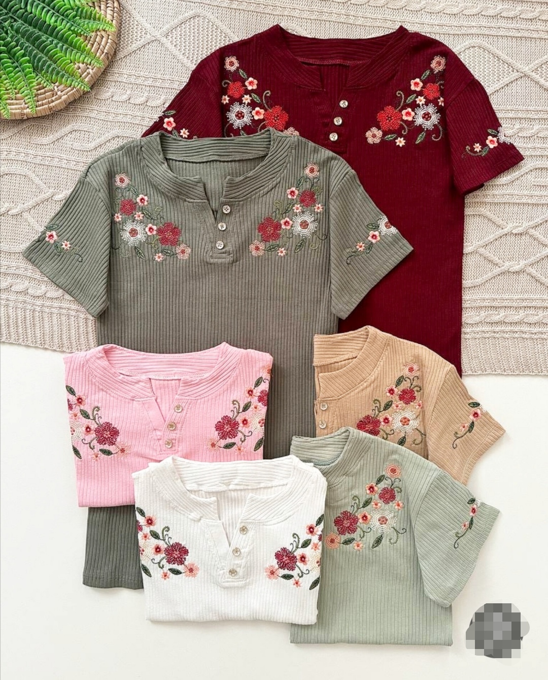 تیشرت کبریتی  مدل گلدوزی نگار سه دکمه