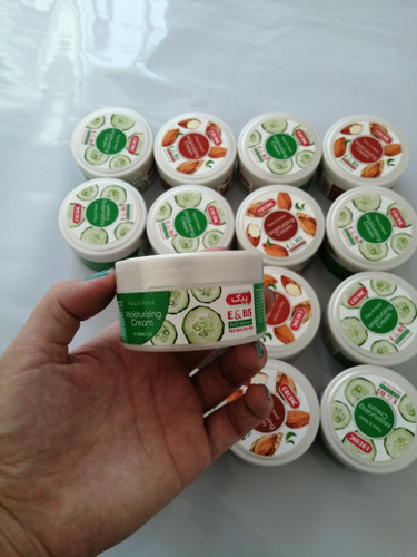 کرم مرطوب کننده دست و صورت