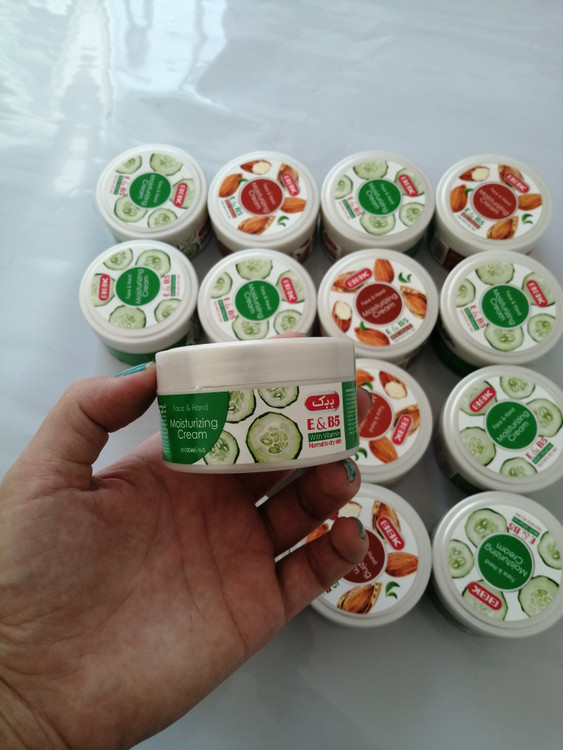 کرم مرطوب کننده دست و صورت