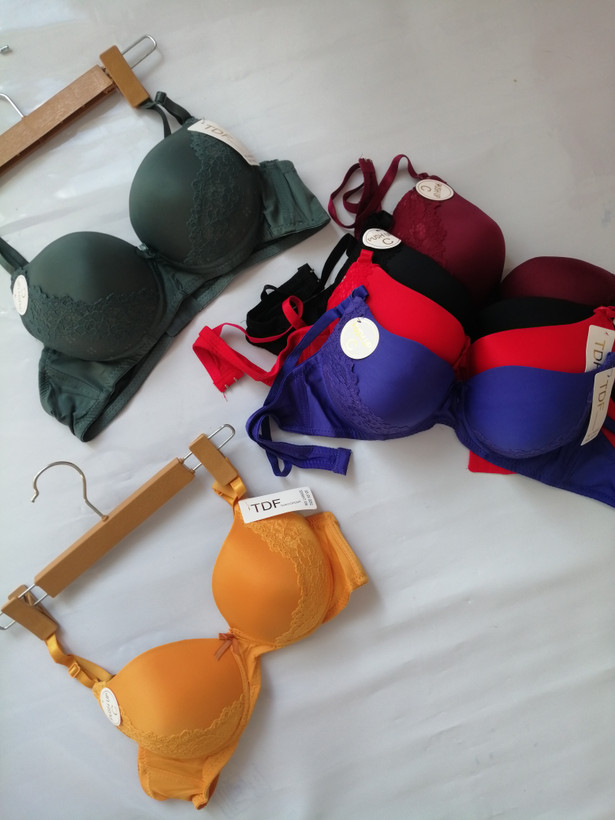 سوتین اسفنجی جک دار و فنردار