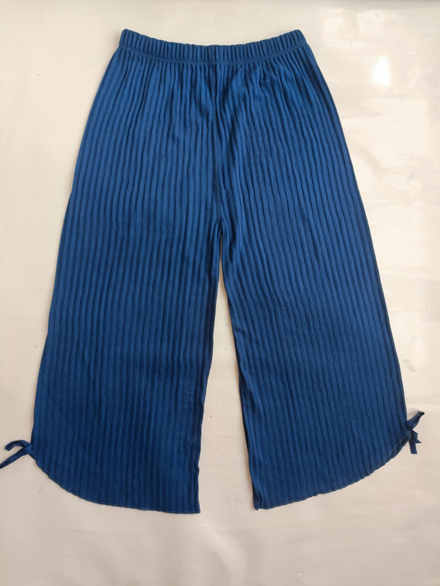 شلوارک زنانه