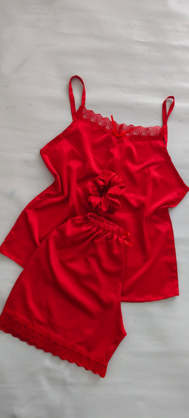 ست تاپ و شورتک ساتن گیپوری